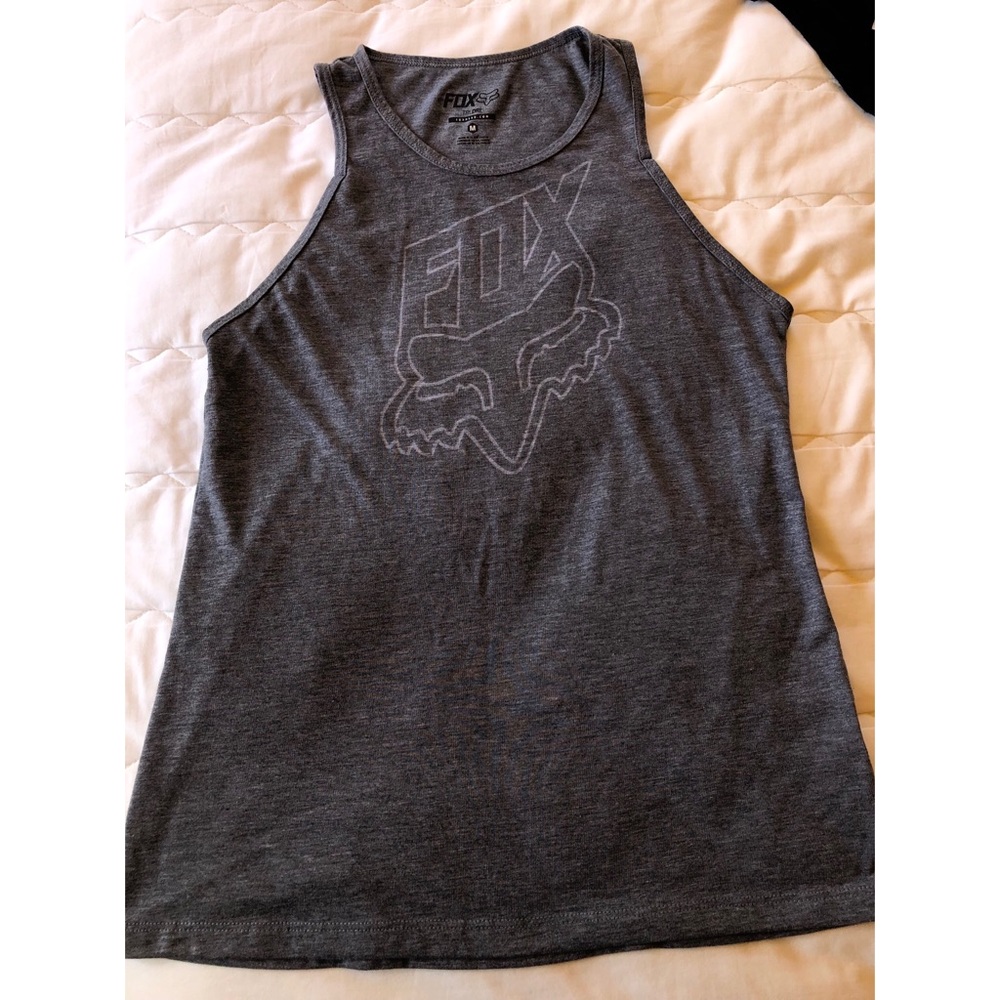 Woman’s fox muscle tee